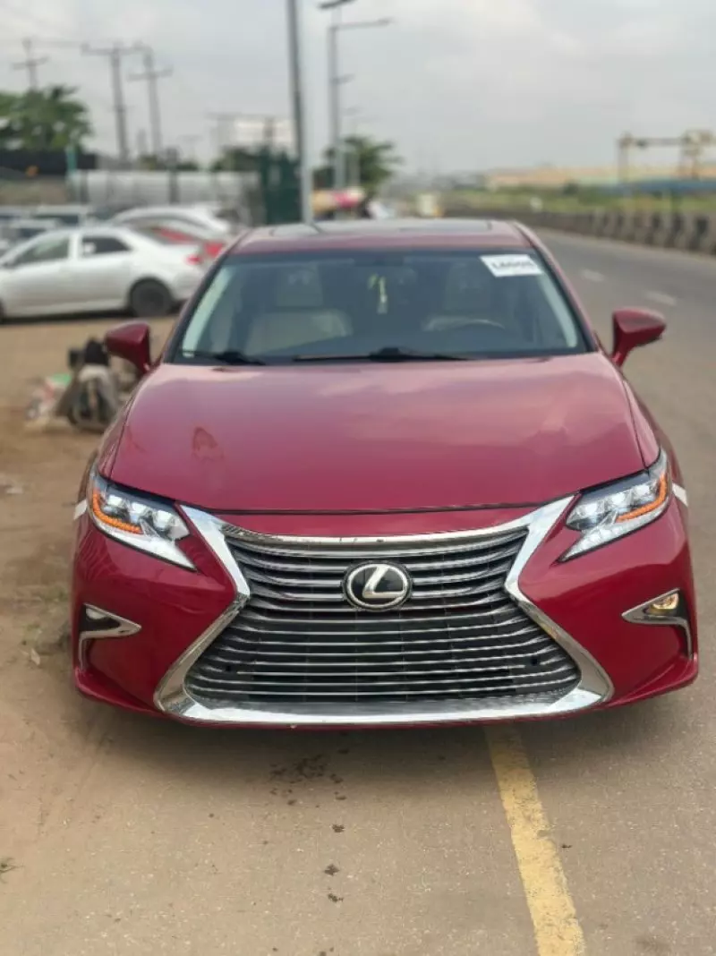Lexus ES 350   - 2012