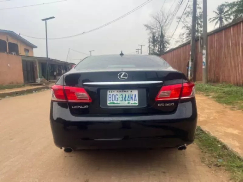 Lexus ES   - 2010