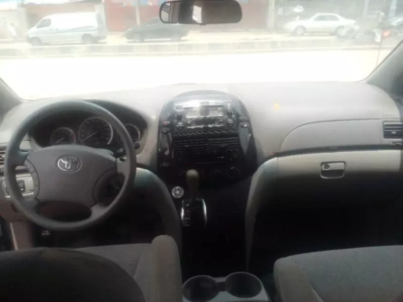 TOYOTA Sienna - 2004