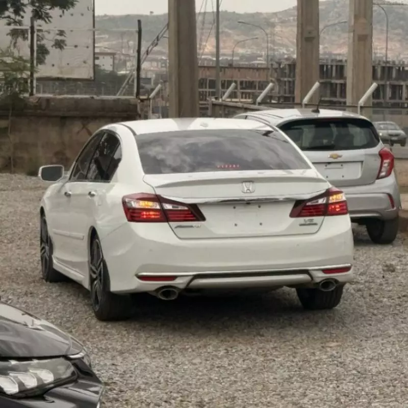 Honda Accord   - 2016