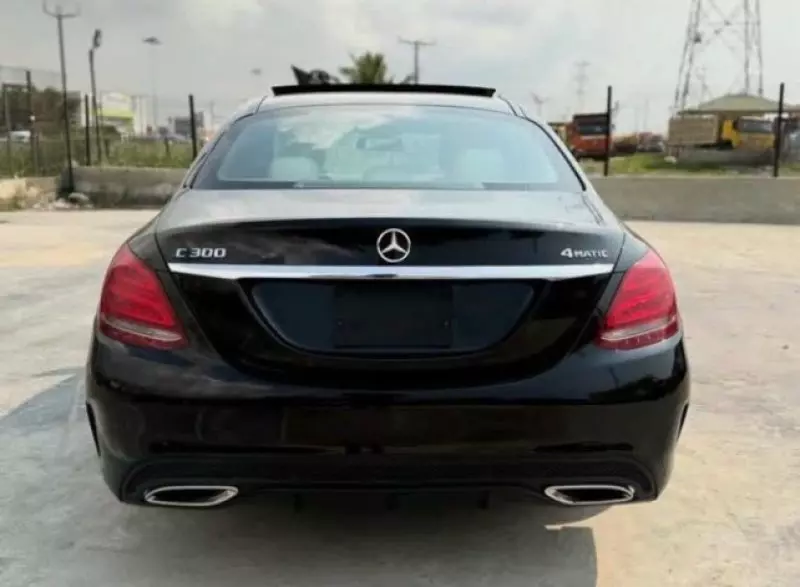 Mercedes-Benz C 300   - 2015