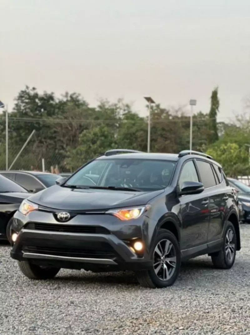 Toyota RAV 4   - 2018