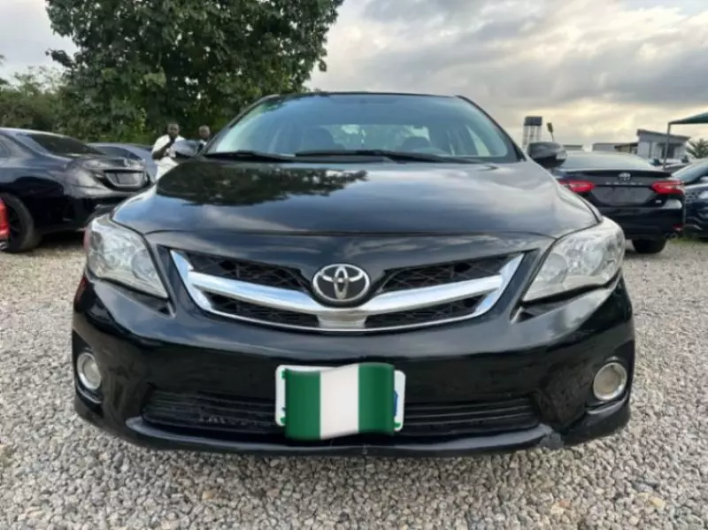 TOYOTA corolla   - 2010