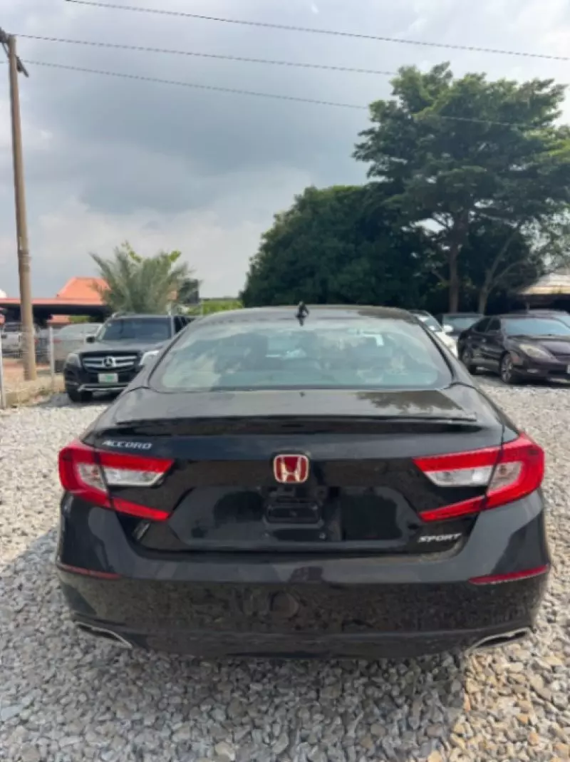 Honda Accord   - 2018