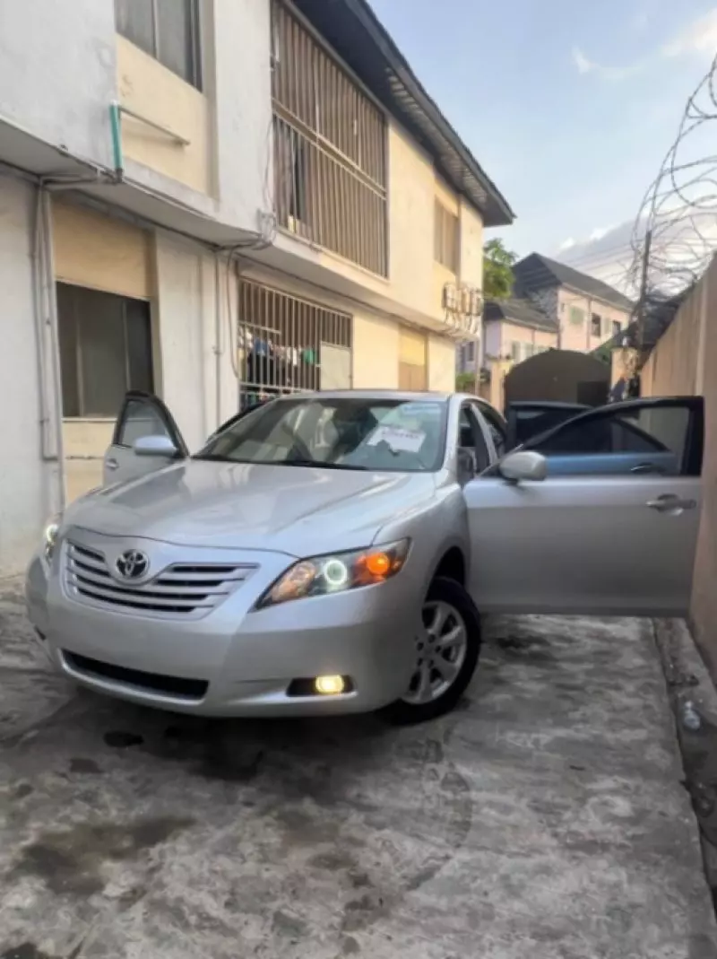 Toyota Camry - 2008
