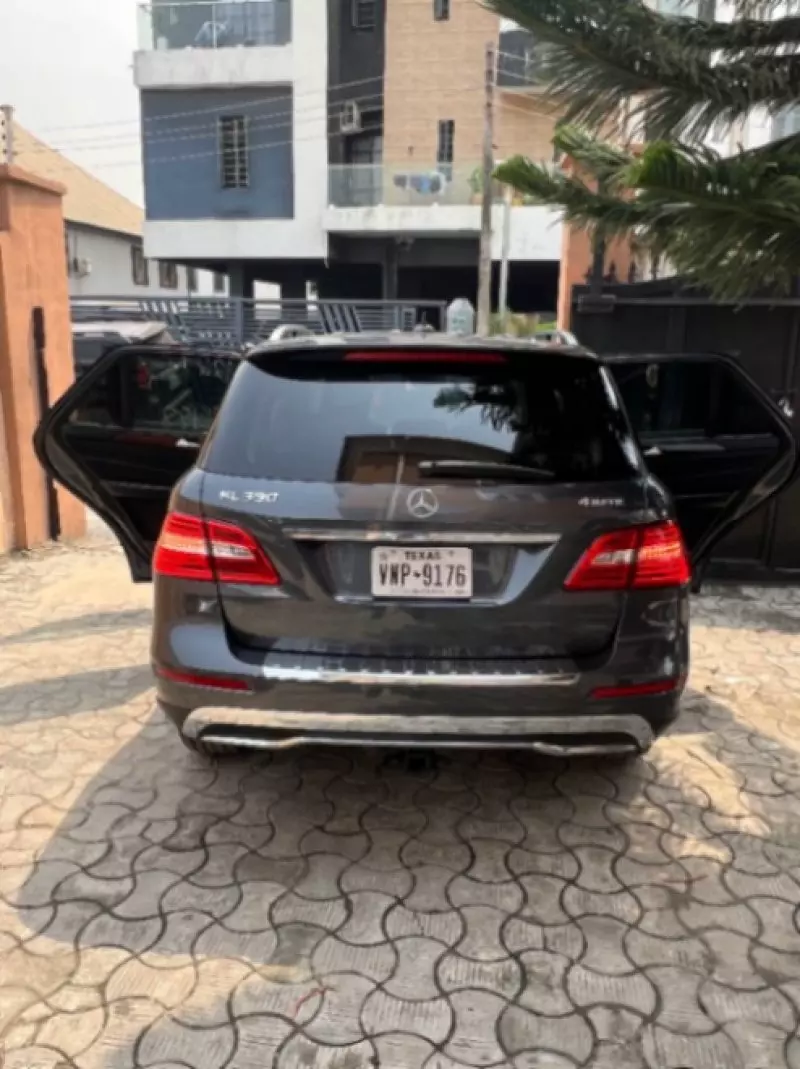 Mercedes-Benz ML-Class   - 2012