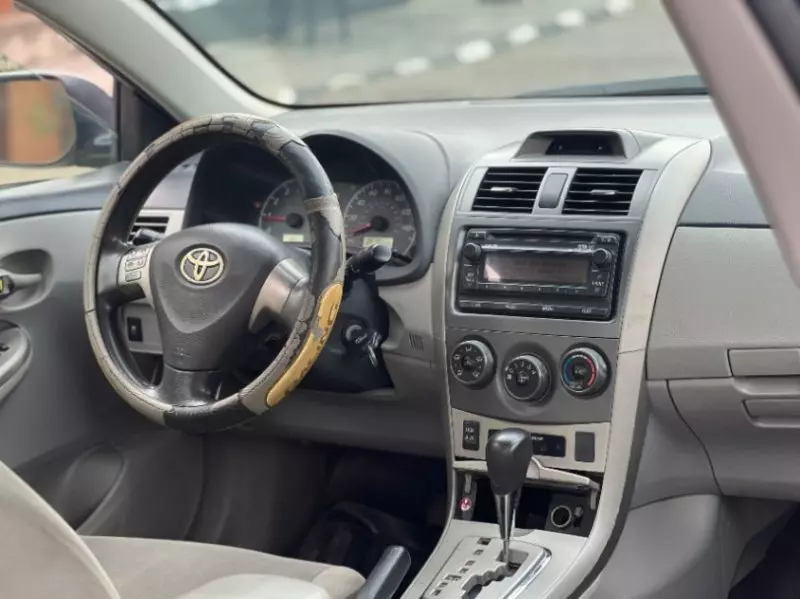 Toyota Corolla - 2012