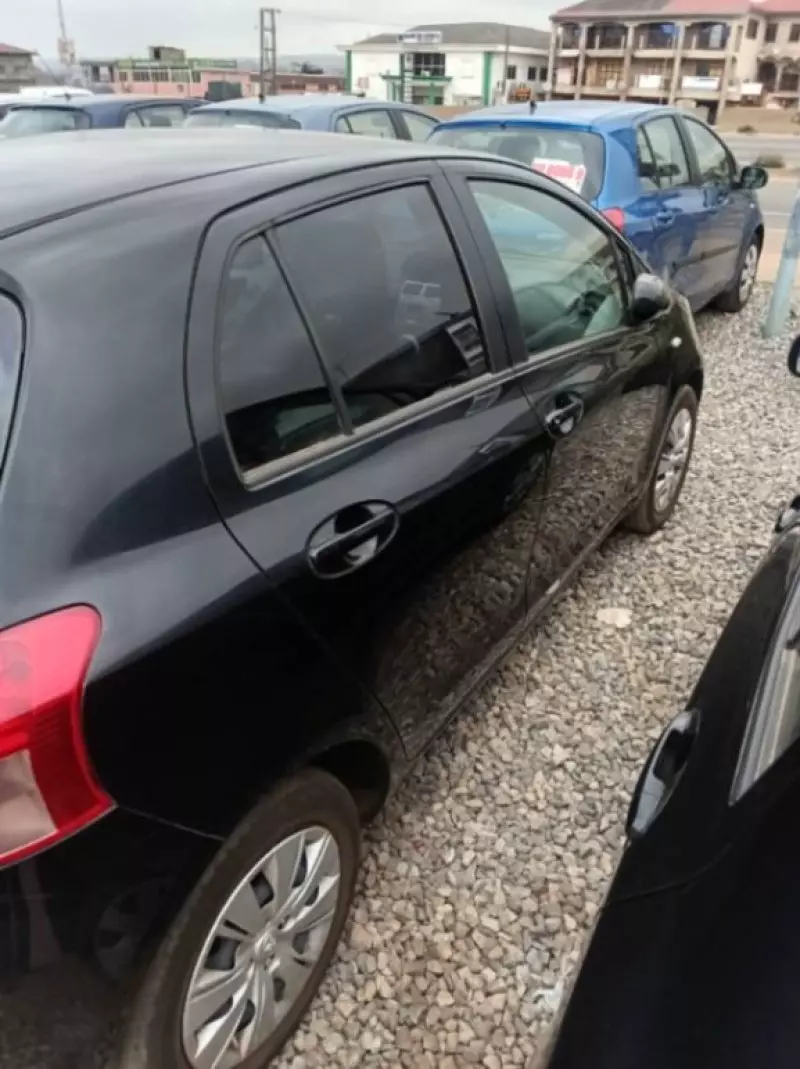 Toyota Yaris   - 2010