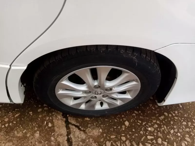 Toyota Noah   - 2012