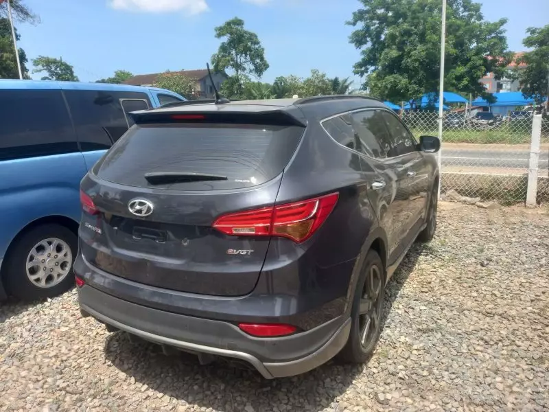Hyundai Santa Fe   - 2014
