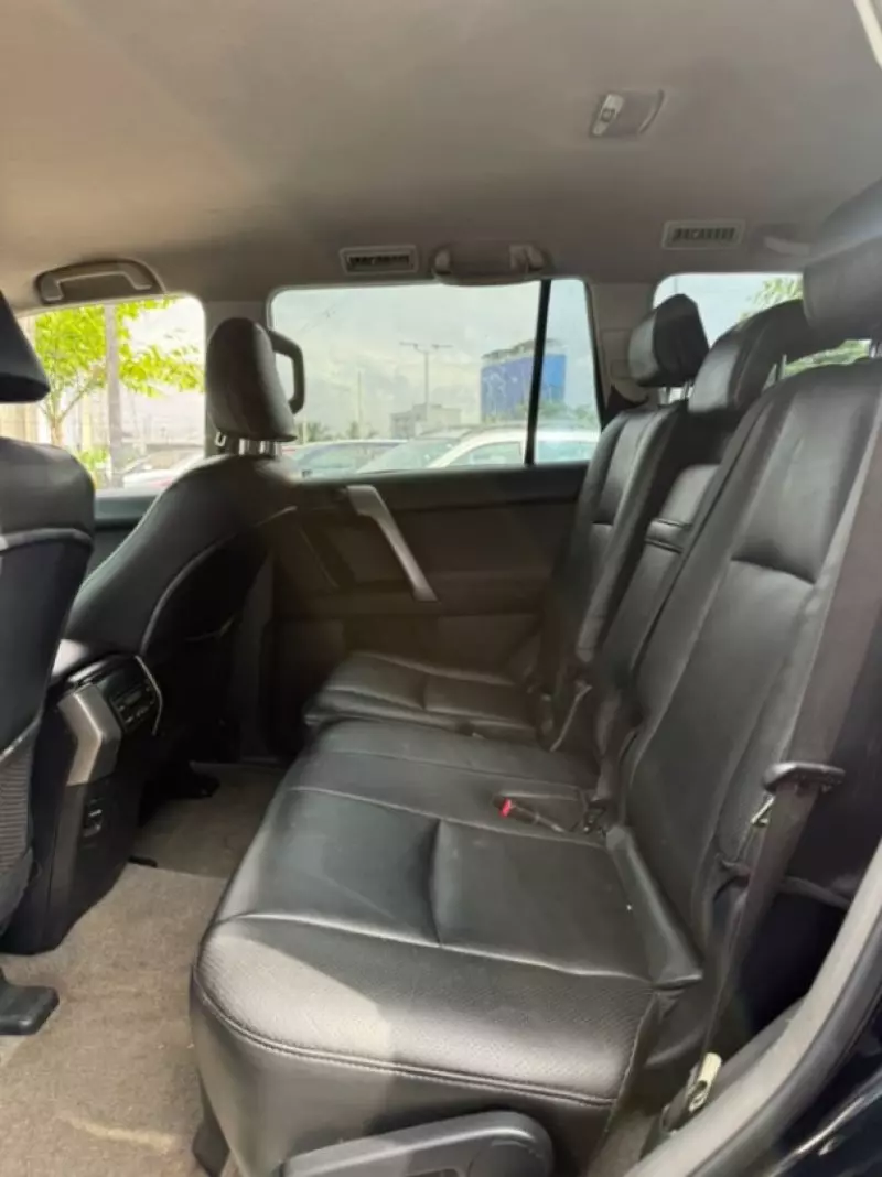 TOYOTA Prado - 2012
