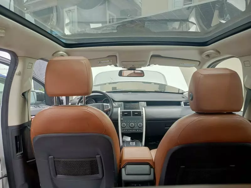 Land Rover Discovery Sport - 2015