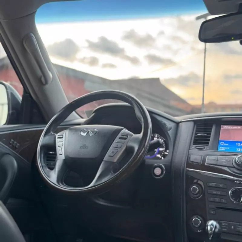 Infiniti QX80   - 2017