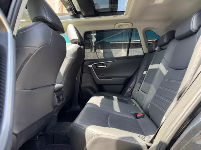 Toyota RAV 4   - 2019