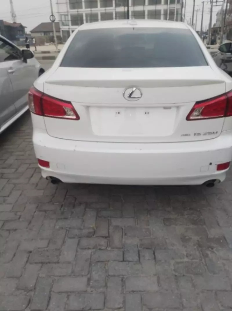 Lexus IS 250   - 2011