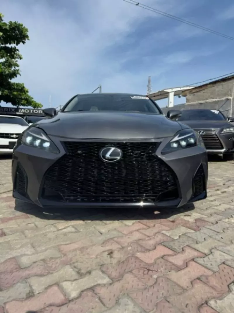 Lexus IS   - 2012