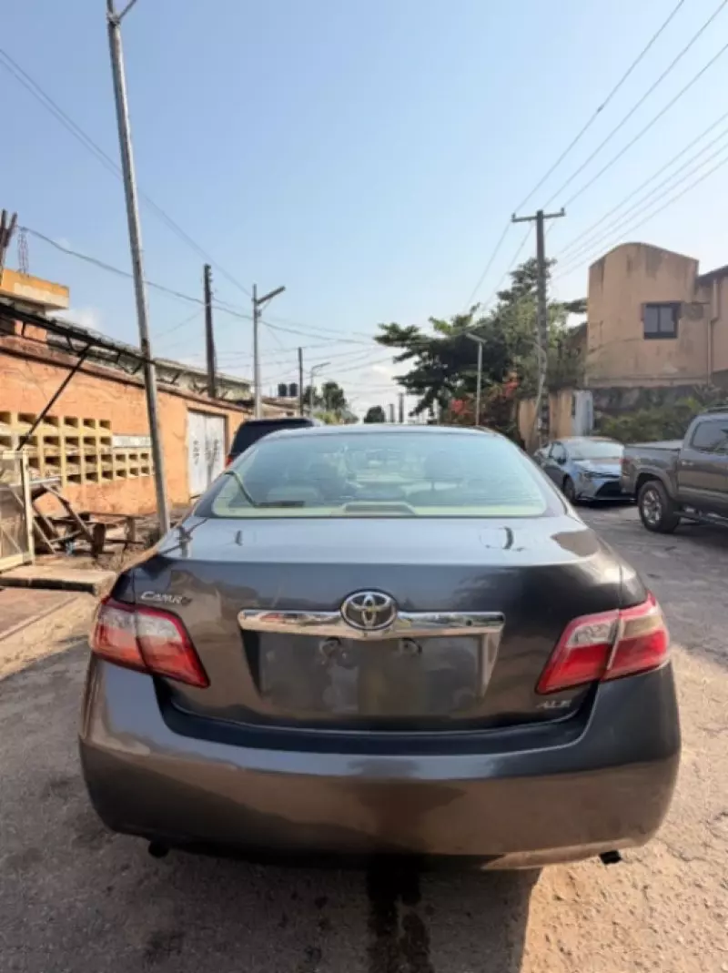 Toyota Camry   - 2012