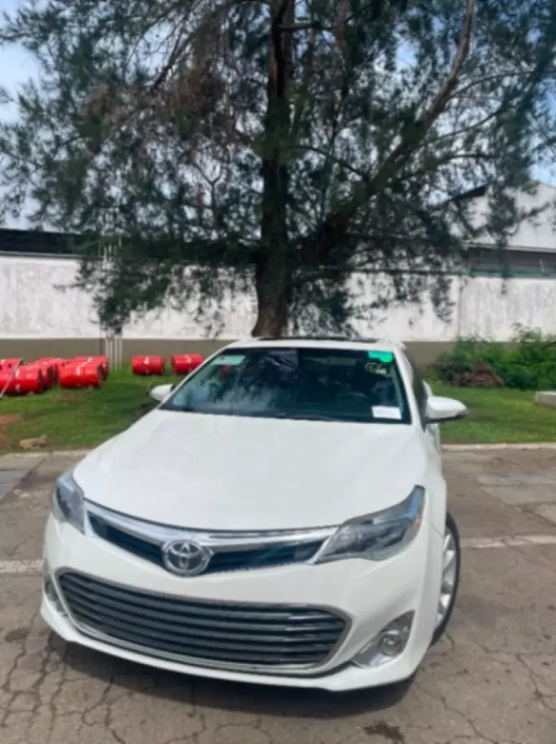 TOYOTA Avalon   - 2015