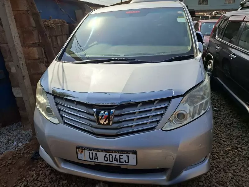 Toyota Alphard   - 2010