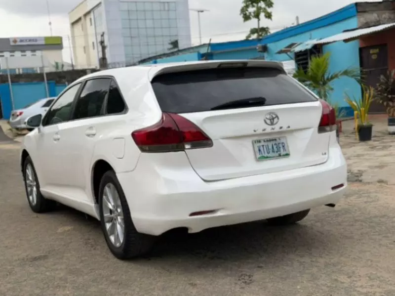 Toyota Venza   - 2013