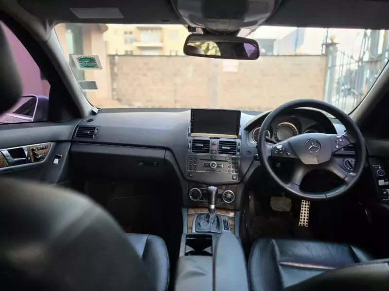 Mercedes-Benz C200   - 2010