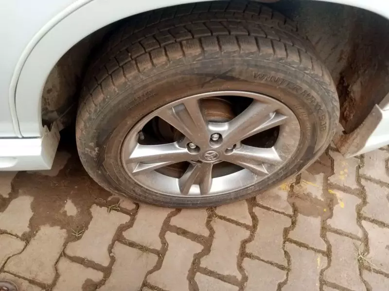 Toyota Harrier   - 2012