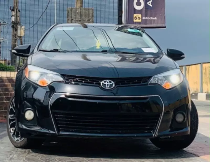 Toyota Corolla   - 2016