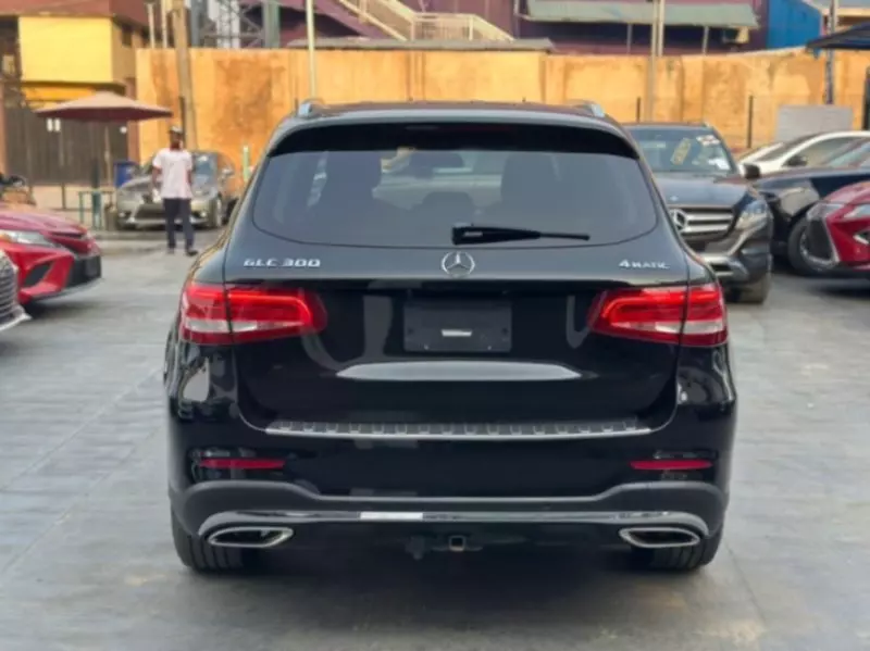 Mercedes-Benz GLC 300   - 2016