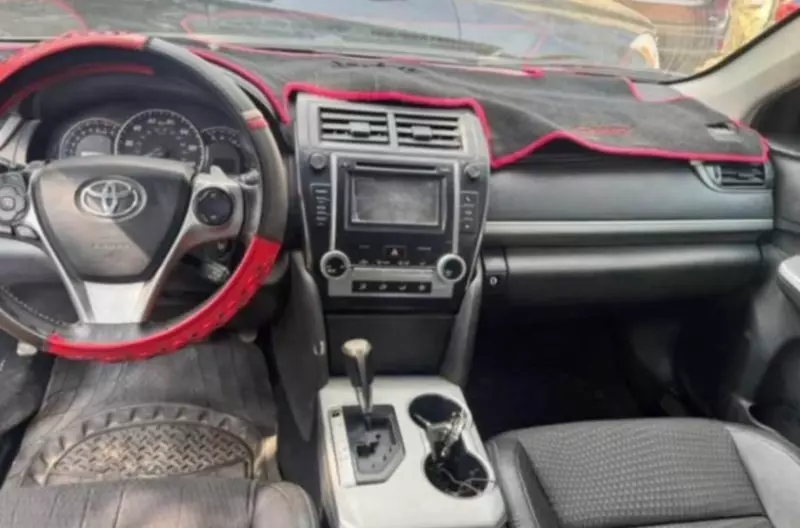 Toyota Camry   - 2012
