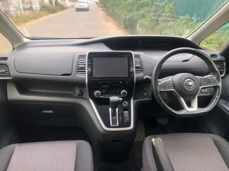 Nissan Serena Hybrid    - 2018