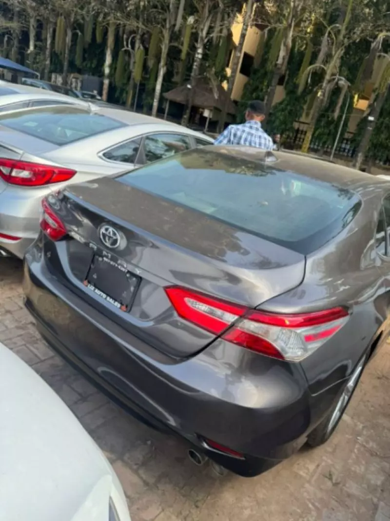 Toyota Camry - 2021