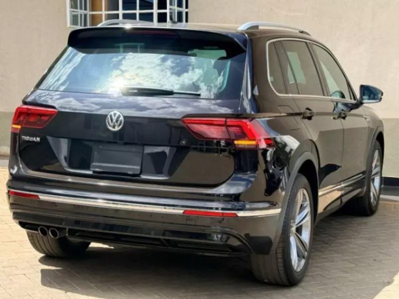Volkswagen Tiguan   - 2014