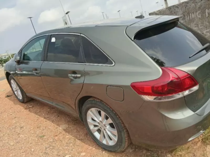 Toyota Venza   - 2014