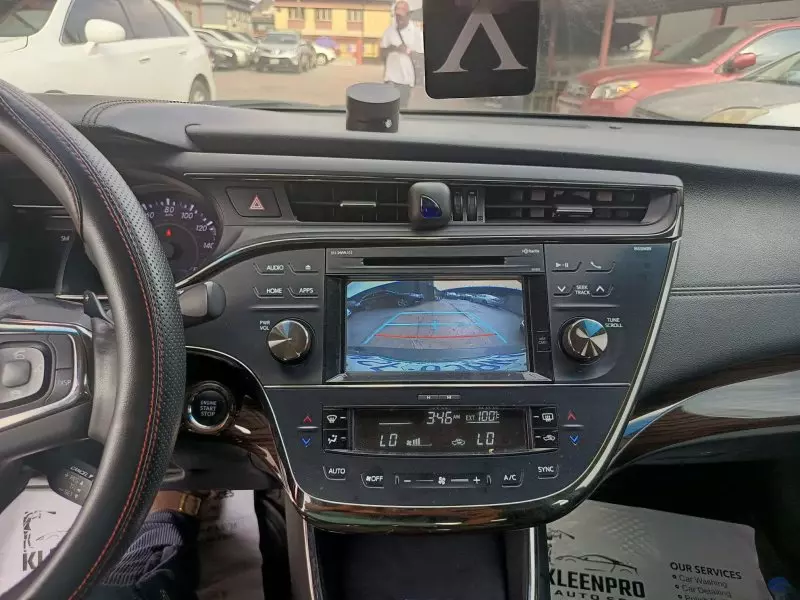 Toyota Avalon - 2015