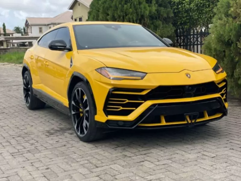 Lamborghini Urus   - 2020