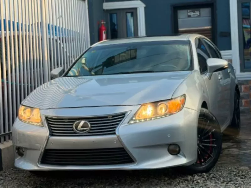 Lexus ES - 2013