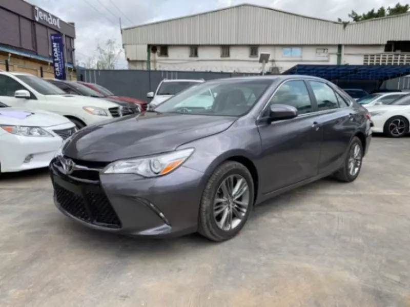 Toyota Camry - 2016