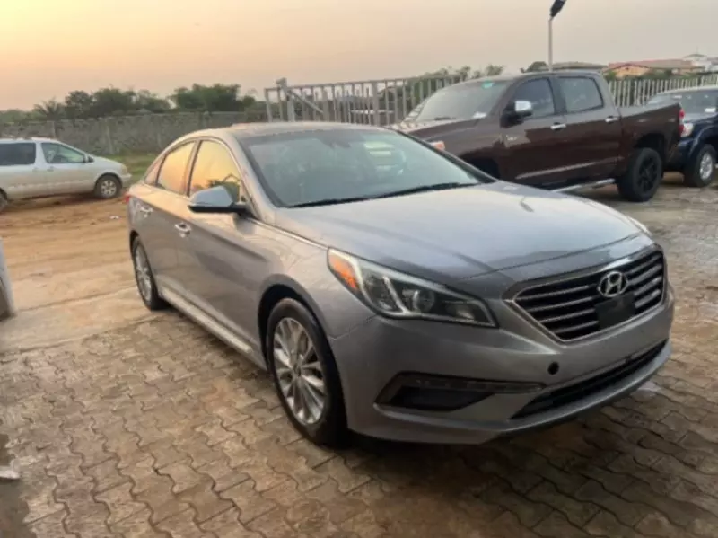 Hyundai Sonata   - 2015
