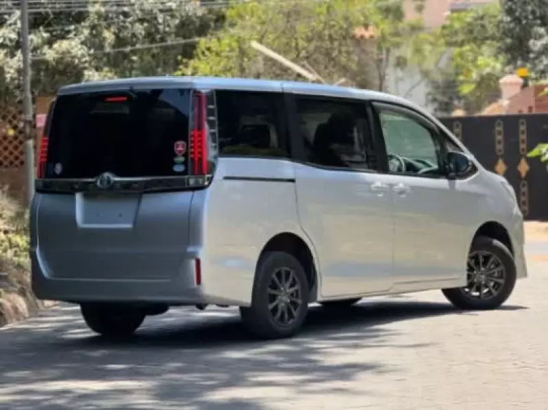 TOYOTA Noah   - 2019