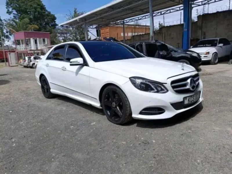 Mercedes-Benz E350   - 2013