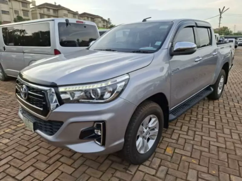 Toyota Hilux   - 2020