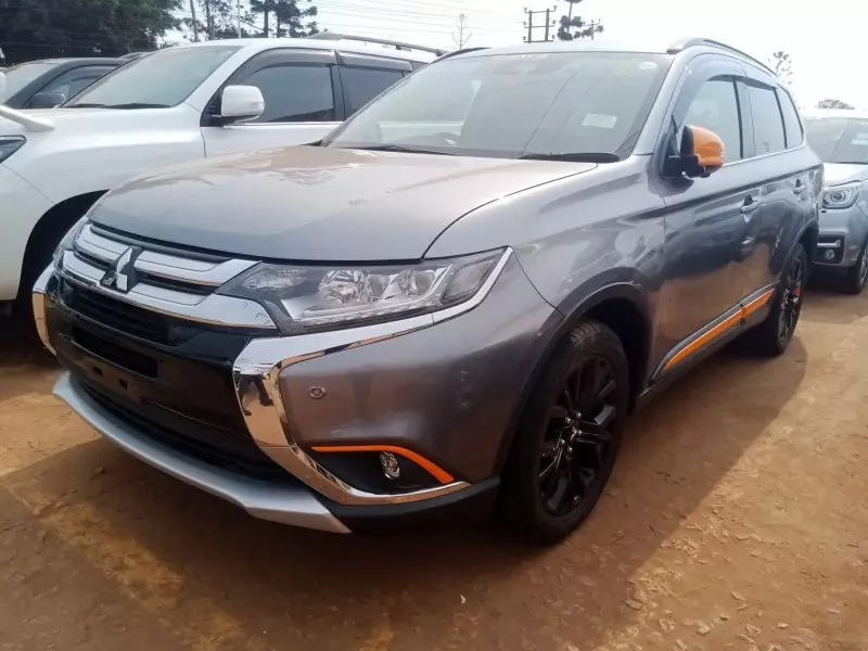 Mitsubishi OUTLANDER   - 2017