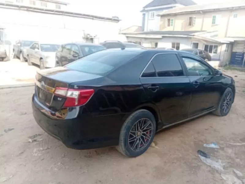 Toyota Camry   - 2013