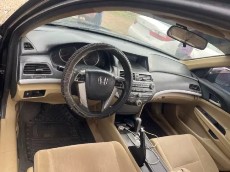 Honda Accord   - 2011