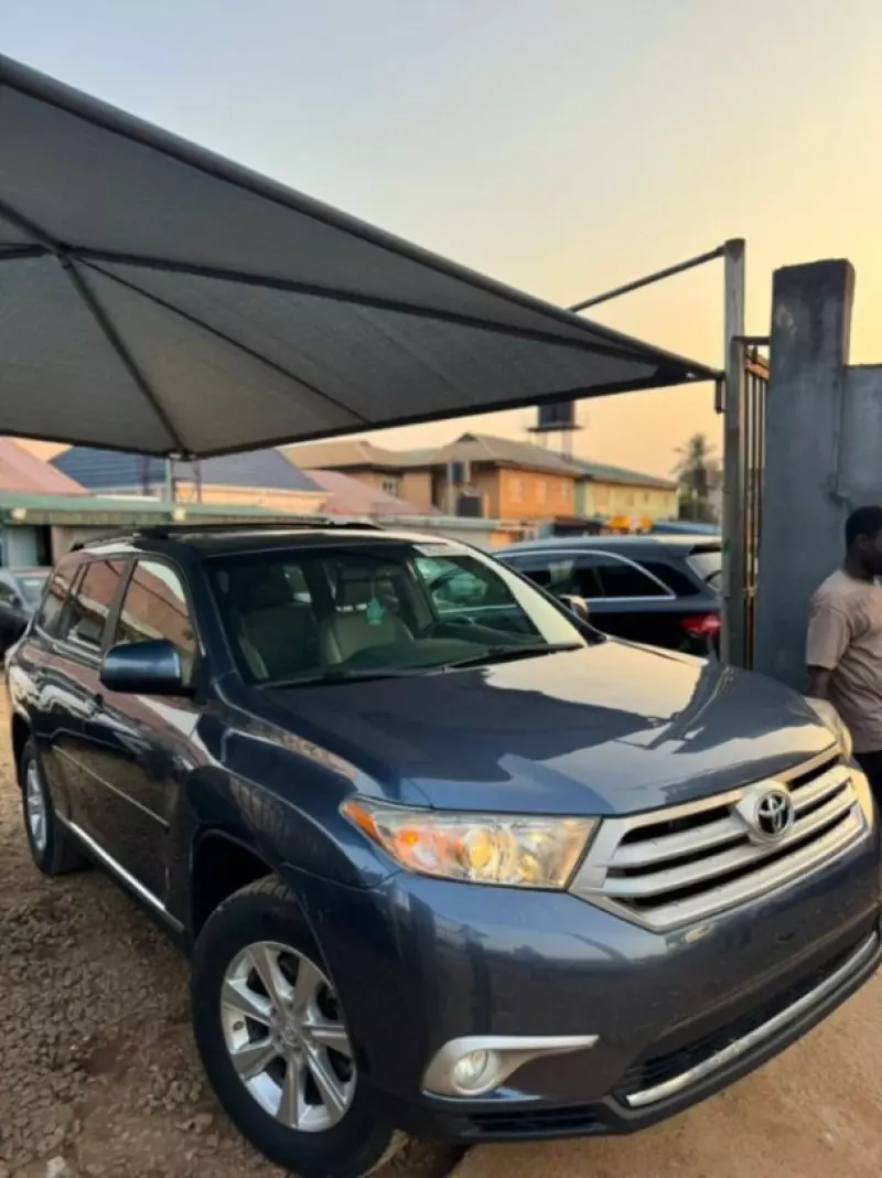 TOYOTA Highlander   - 2011