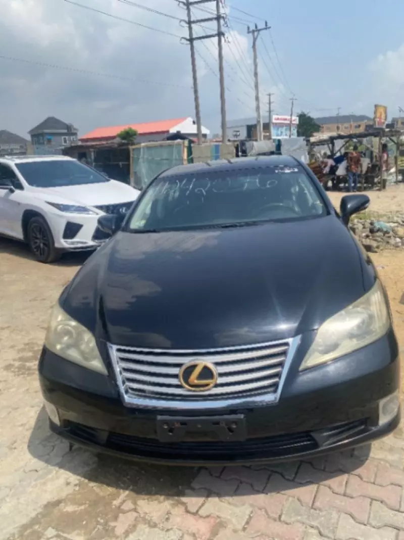 Lexus ES 350   - 2011