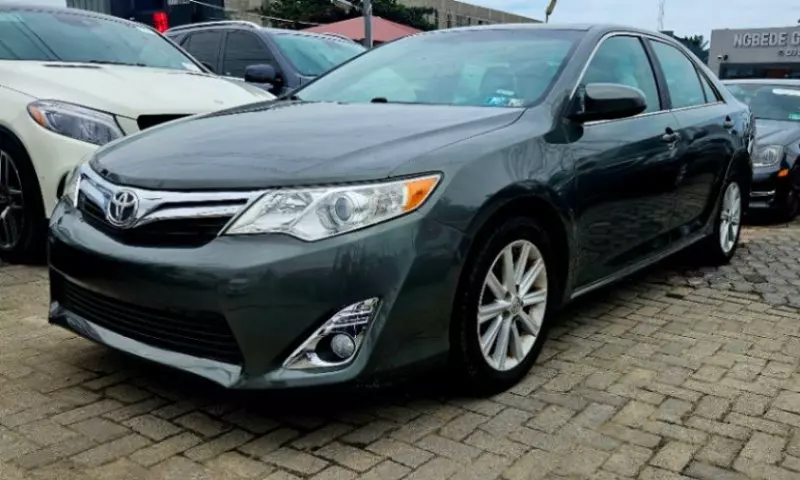 Toyota Camry   - 2014