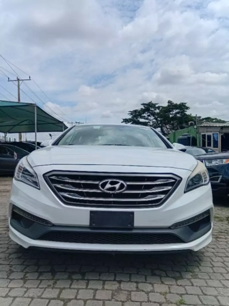 Hyundai Sonata   - 2015