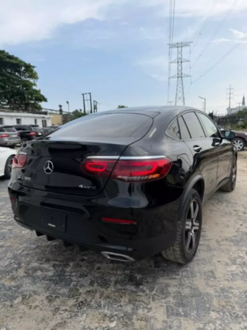 Mercedes-Benz GLC 300   - 2018
