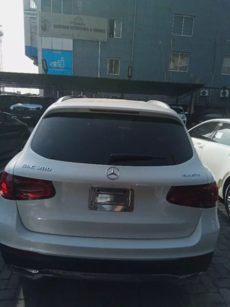 Mercedes-Benz GLC 300   - 2018